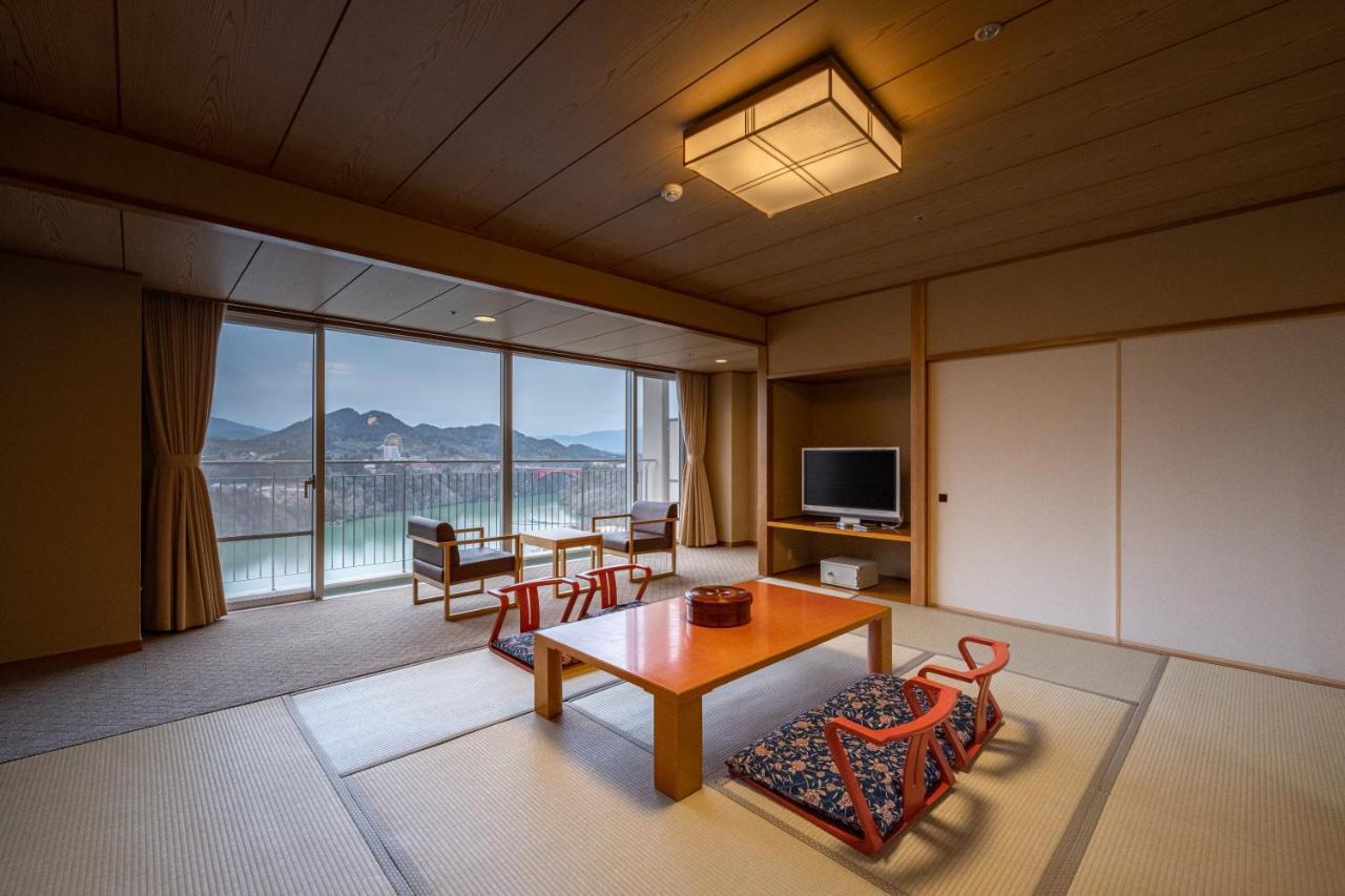 Enakyo Onsen Hotel Yuzuriha Экстерьер фото